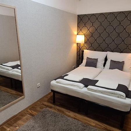 Elegant Apartment In The Hearth Of Budapeszt Zewnętrze zdjęcie