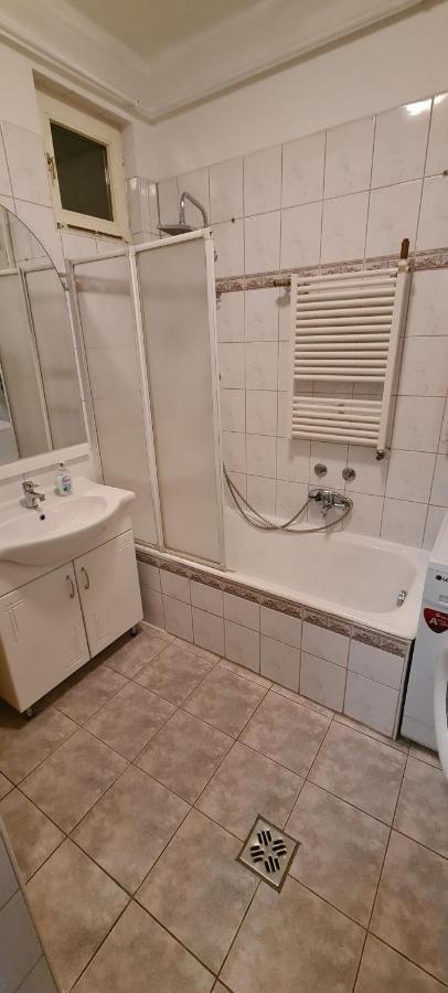 Elegant Apartment In The Hearth Of Budapeszt Zewnętrze zdjęcie