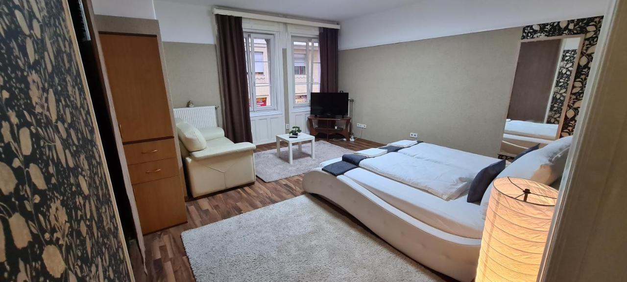 Elegant Apartment In The Hearth Of Budapeszt Zewnętrze zdjęcie